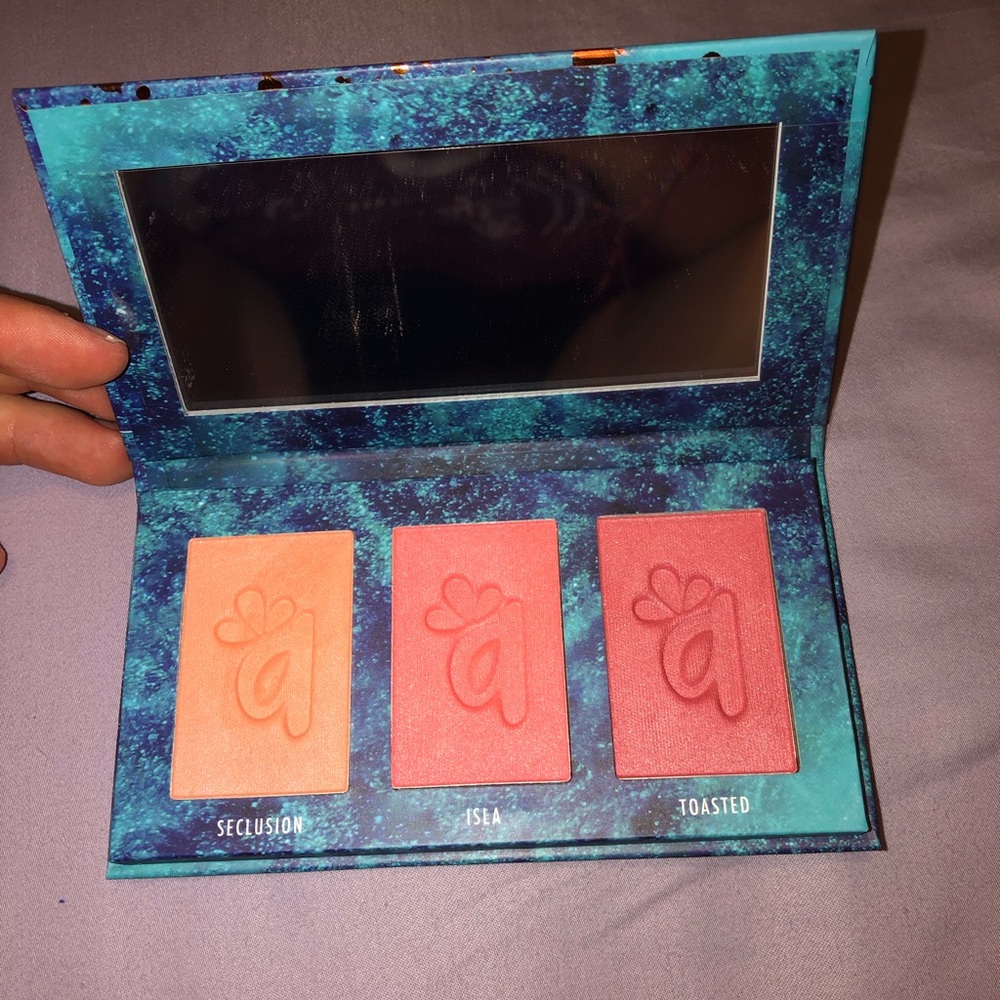 New Alamar Blush Palette